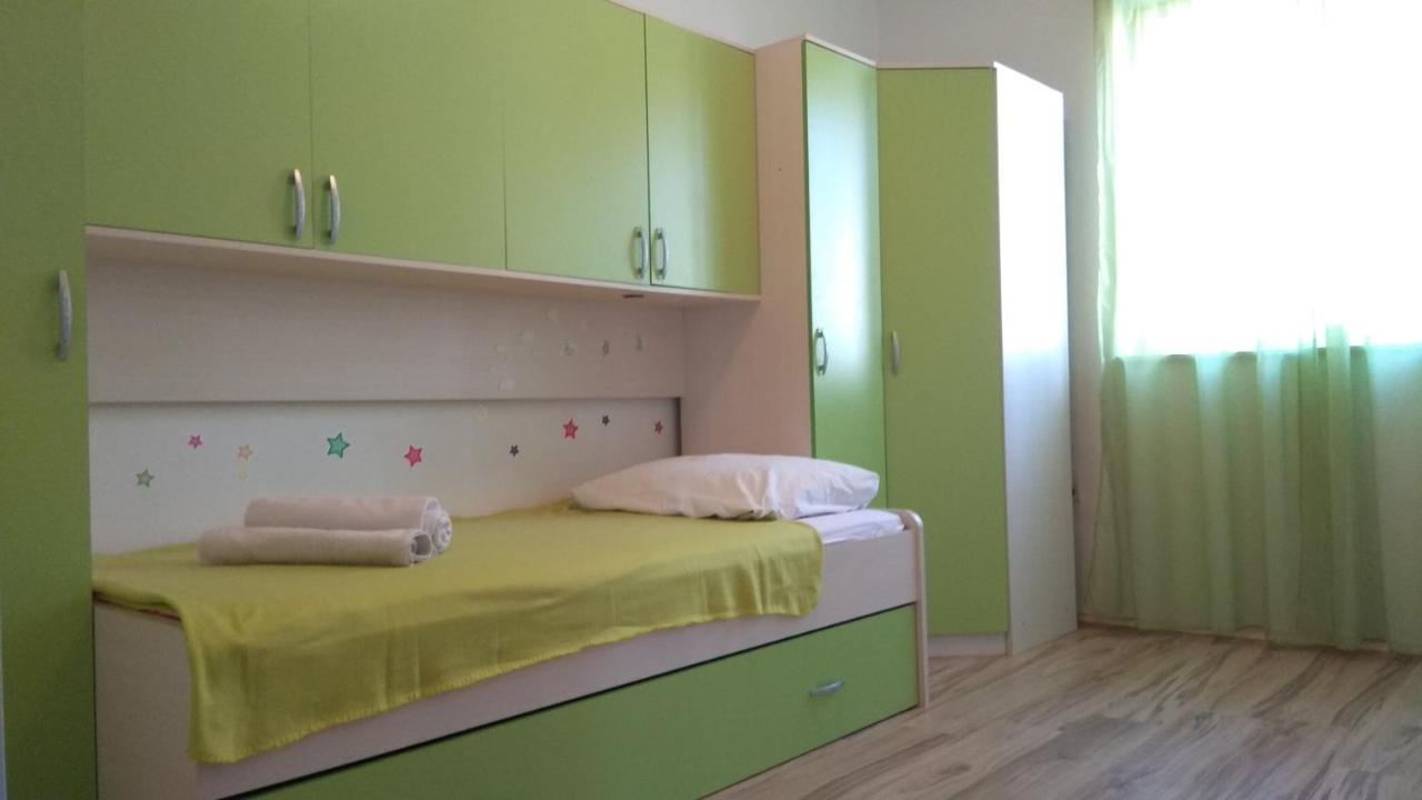 Laura Apartman Koromačno Kültér fotó